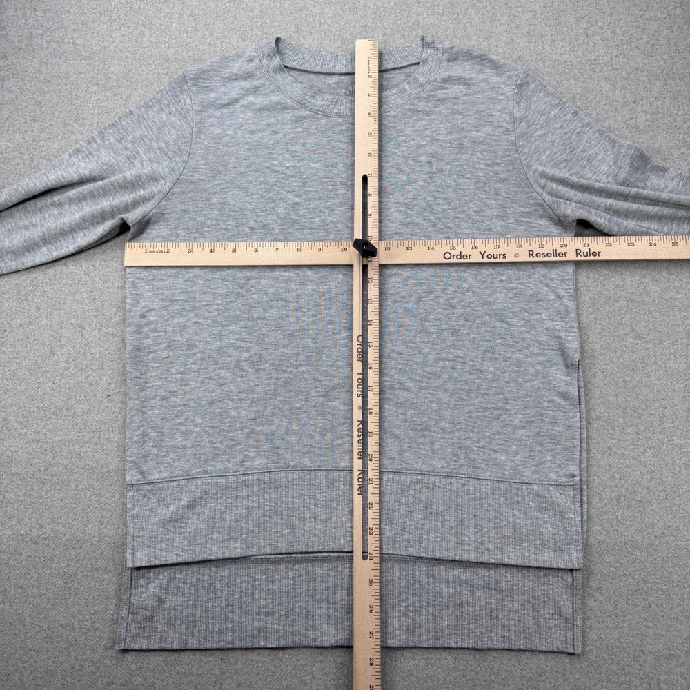 Alo Yoga Glimpse Sweatshirt Womens M Gray High Low Side Slit Pullover Athleisure - Picture 3 of 8